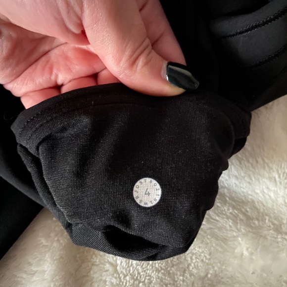 Lululemon Black Mesh leggings - Picture 4 of 4